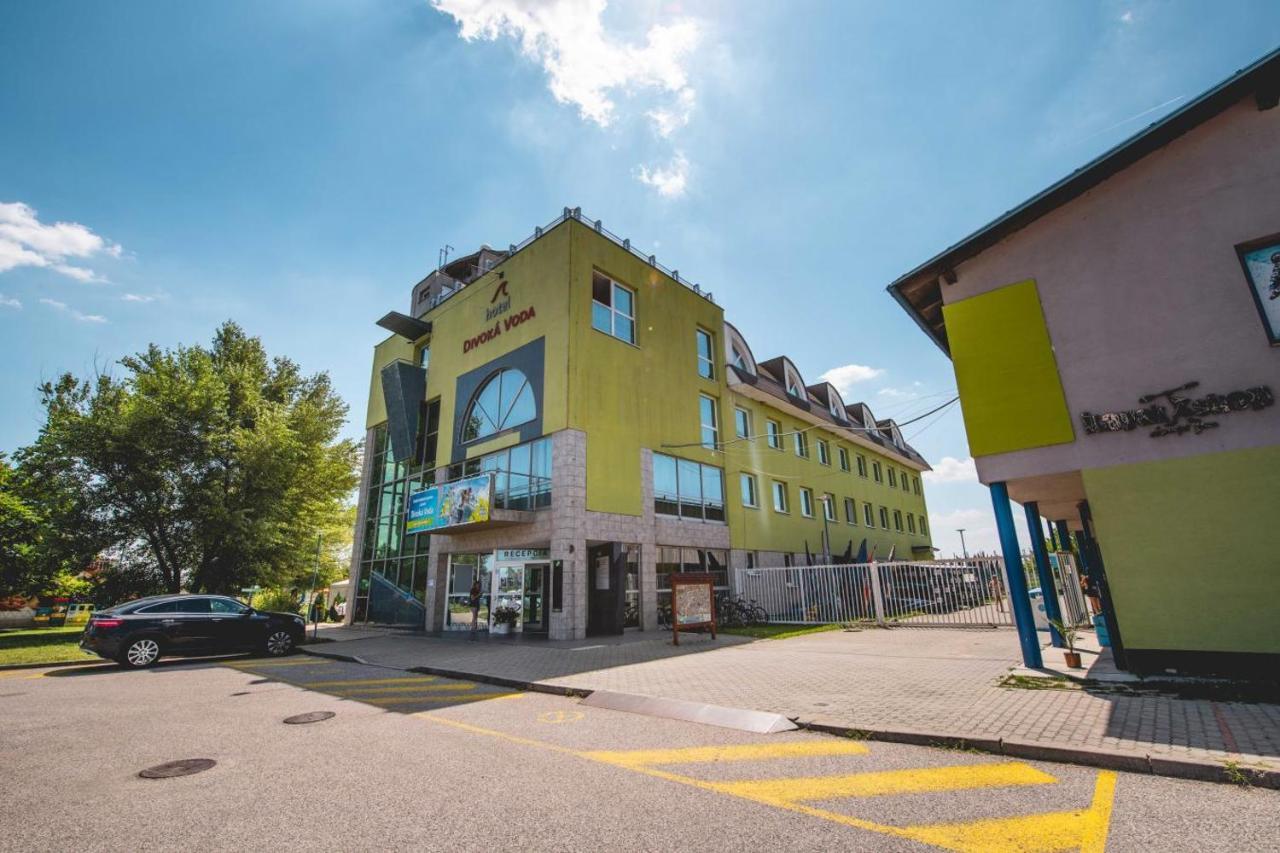 Hotel And Park Divoka Voda Bratislava Exterior foto